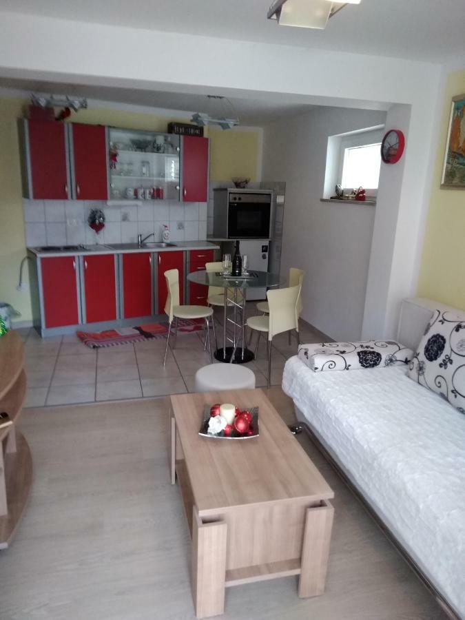 Ledenice Apartman Jurja מראה חיצוני תמונה